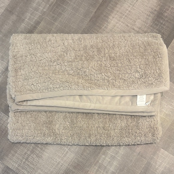 pottery barn throw blanket - Picture 2 of 5